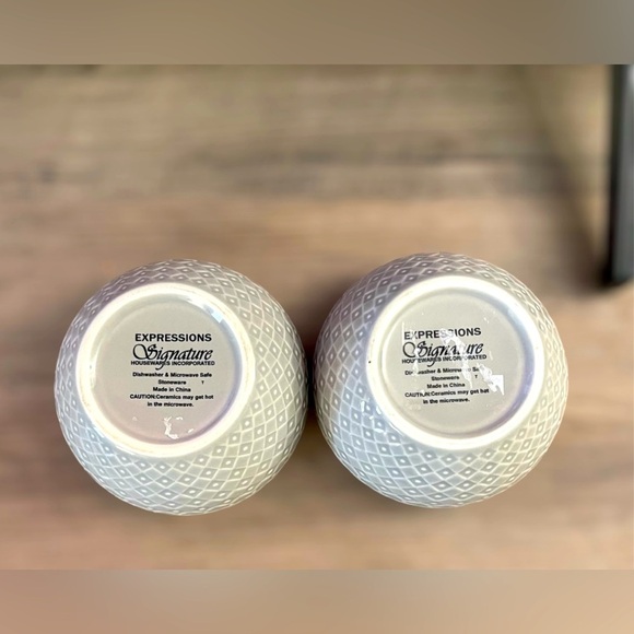 NWOT Set of  Expressions Signature Stoneware Small Embossed Gray & Black Bowls - Picture 6 of 6